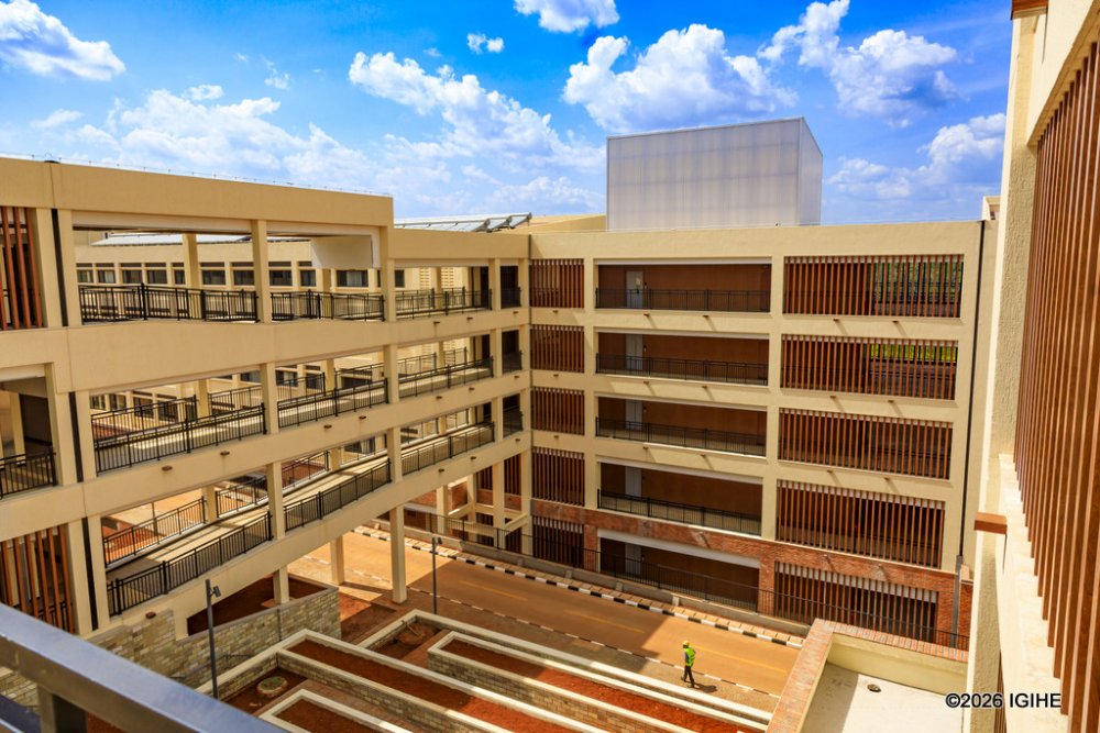 Pathways connecting buildings make patient movement easier.
