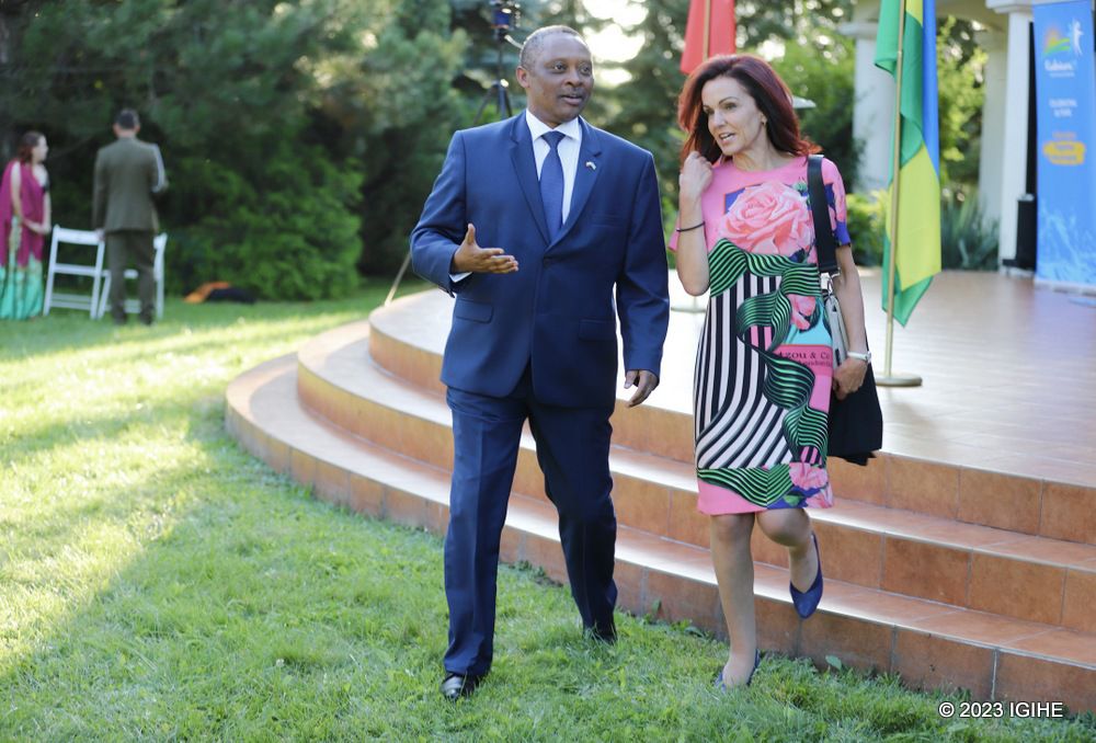 Amb. Shyaka with Polish Senate Vice President arriving at the venue where the celebration of Rwanda's 29th Liberation Anniversary took place. 