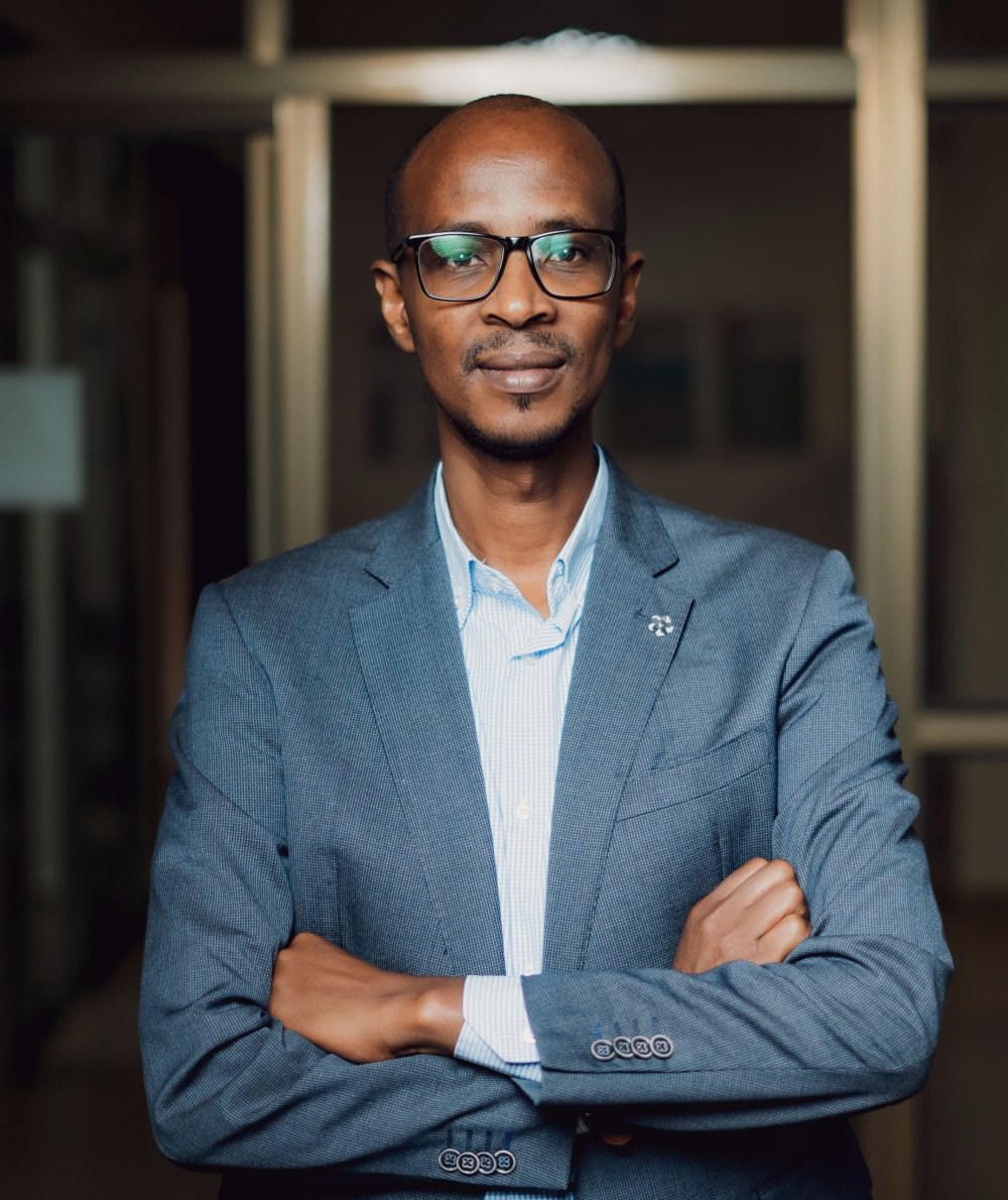 Dr. Kadozi earned a PhD in economics from the University of Amsterdam in the Netherlands.