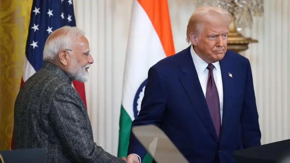 U.S. President Donald Trump has renewed pressure on India, warning that the United States could raise import tariffs even further on Indian goods unless New Delhi significantly reduces its purchases of Russian crude oil.