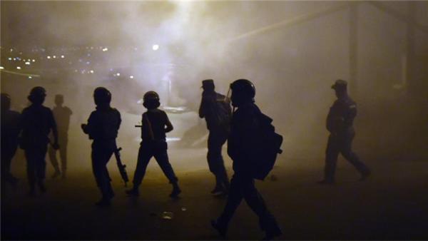 Dozens were injured and 26 arrested after authorities broke up a rally near the police station [Vahram Baghdasaryan