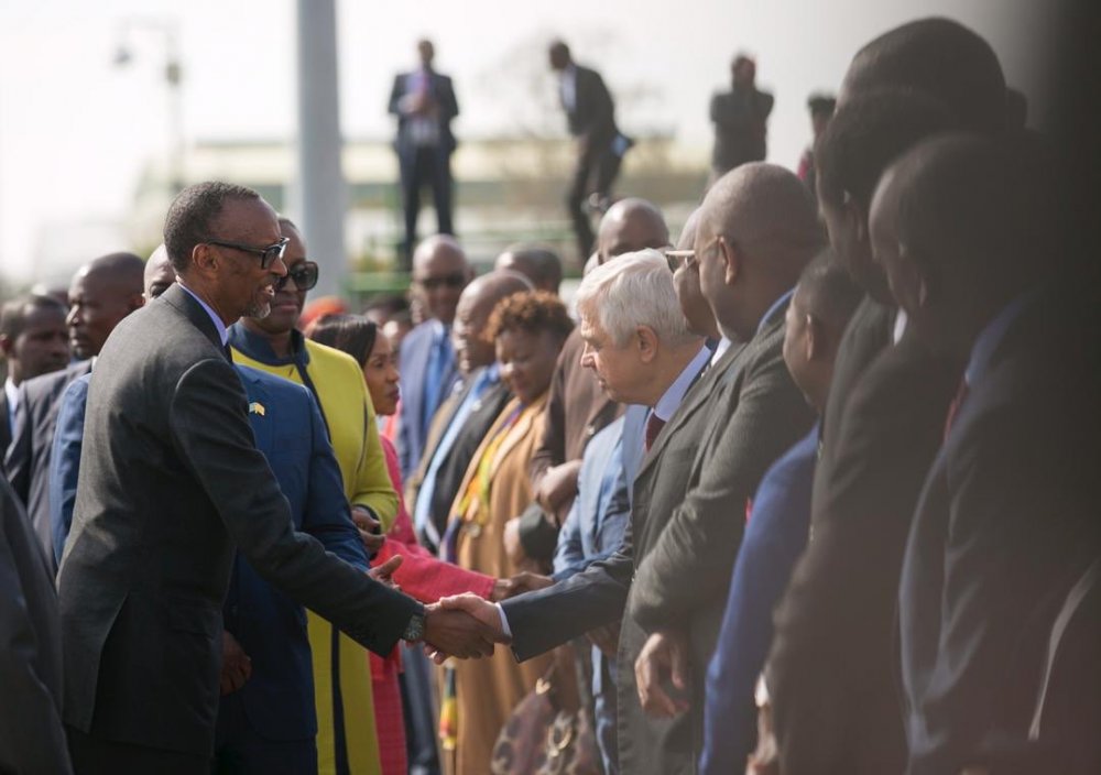 This is the first visit at the head of state and government level.