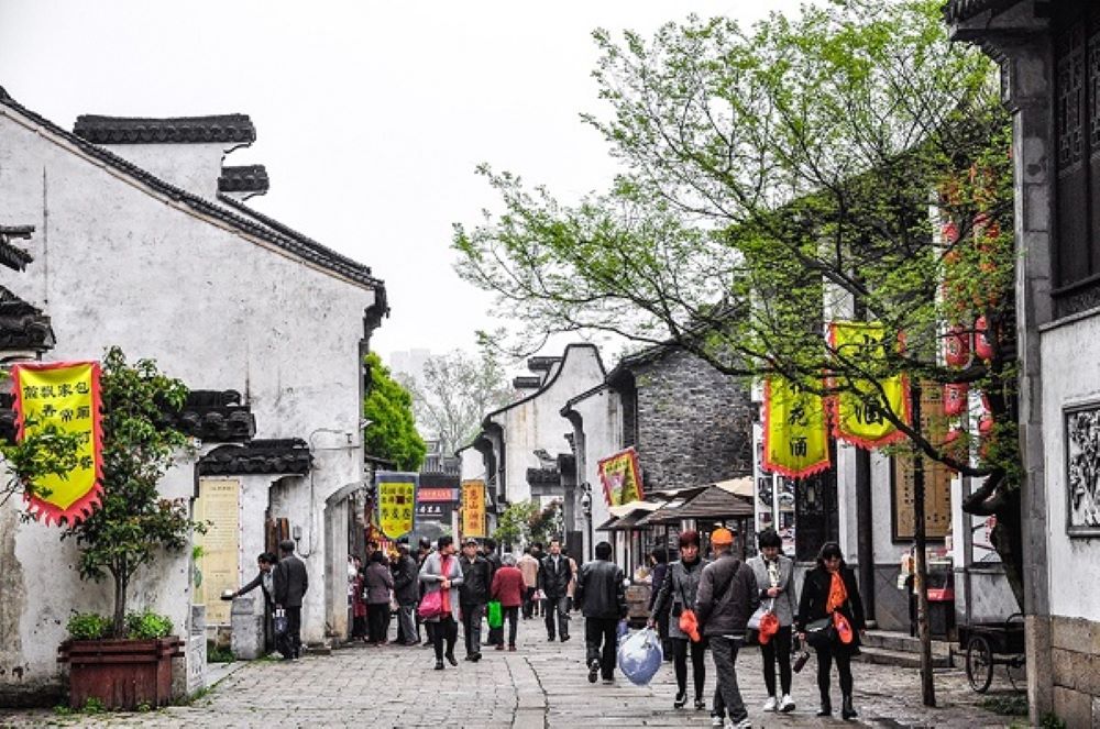 Huishan Ancient Town’s allure is also magnified by its association with Chinese emperors and literary giants. (Photo/chinahuishan.com)