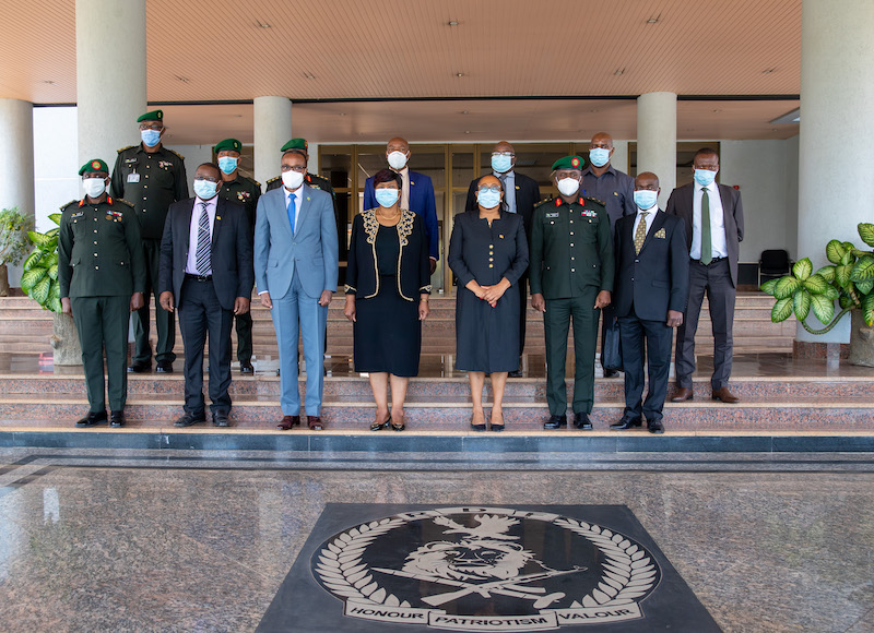 RDF representatives in a group photos with the visiting delegation after holding talks.