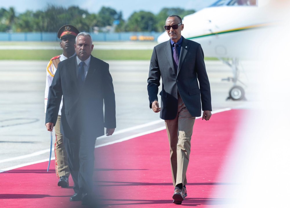 President Kagame arriving in Havana. 