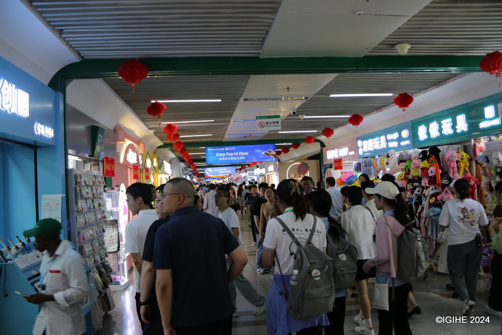 Yiwu has seamlessly integrated online and offline commerce, fostering a thriving e-commerce sector with over 600,000 entities.