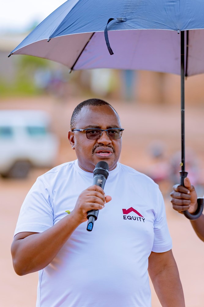 Kuria Wanjau, Program Manager Digital Economy - FSD Africa addressing participants of the event.