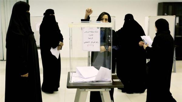 More than 900 women and nearly 6,000 men are competing for places on 284 local councils
