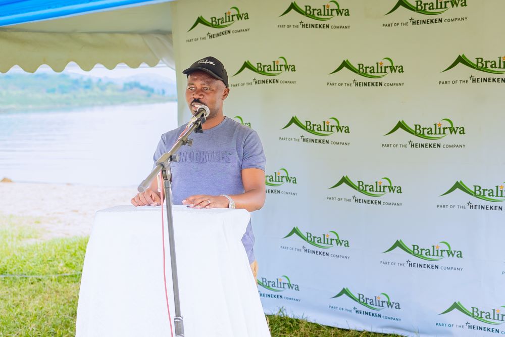 The Mayor of Rubavu, Mr. Prosper Mulindwa commended Bralirwa for the great initiative as well as donation of garbage collection bins.