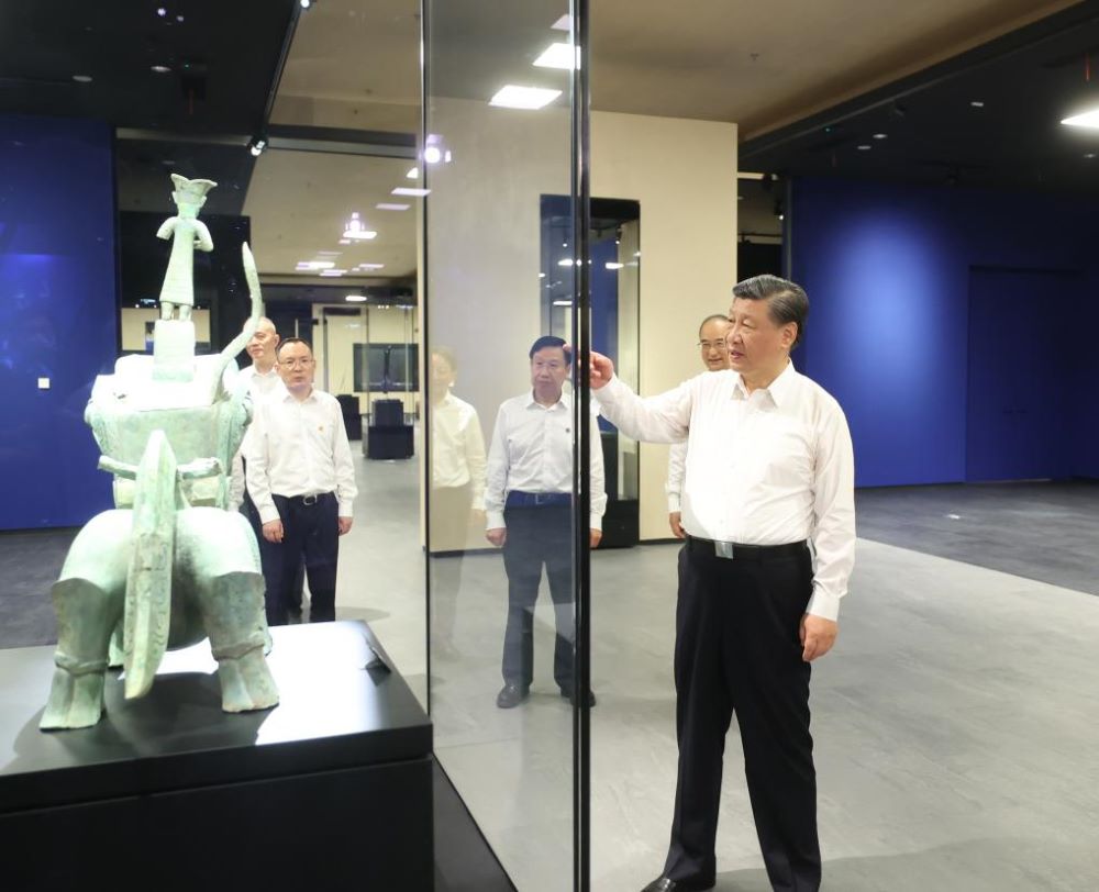 Xi Jinping visits the new building of the Sanxingdui Museum in Deyang, southwest China's Sichuan Province, July 26, 2023. (Xinhua/Ju Peng)