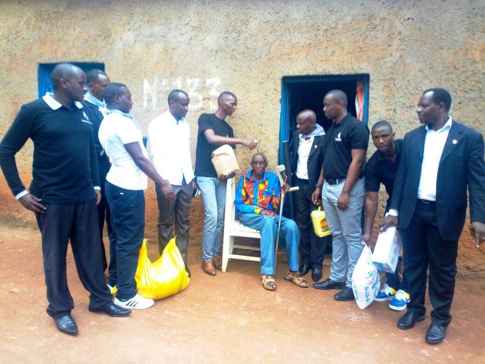The Chauffeurs donated foodstuffs and home appliance worth Rwf300 000