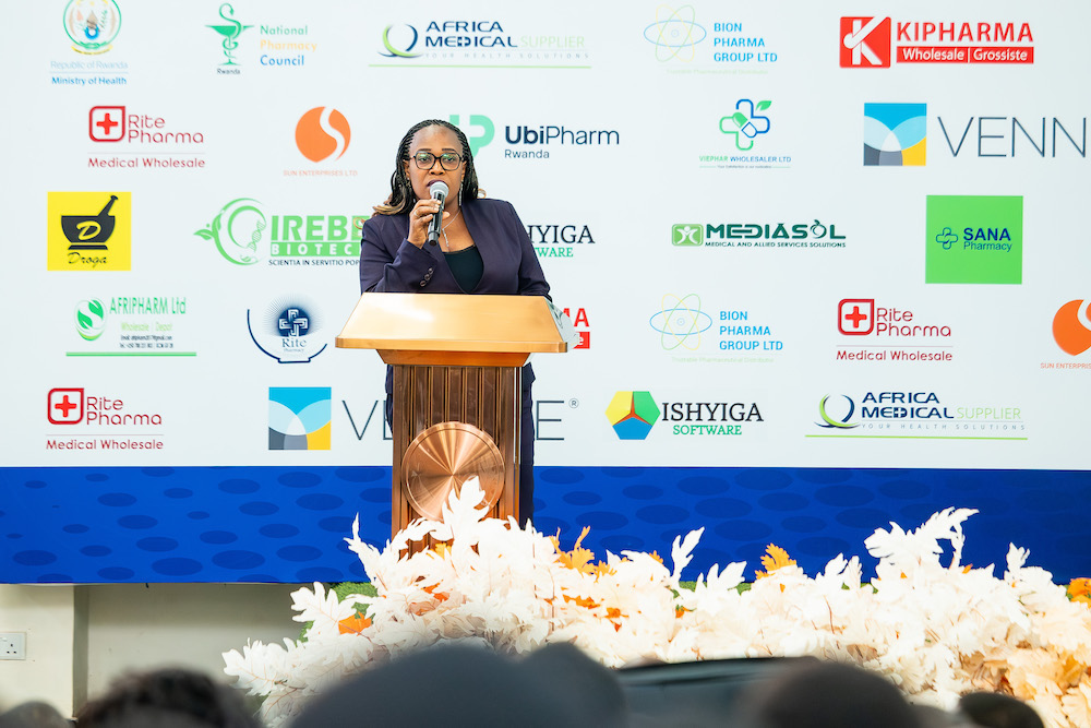 Member of Parliament and expert in pharmaceuticals, Sibobugingo Gloriose, reminded the members of the association of the fundamental values that should characterize them, namely love for the country, unity, dedication to work, and integrity.