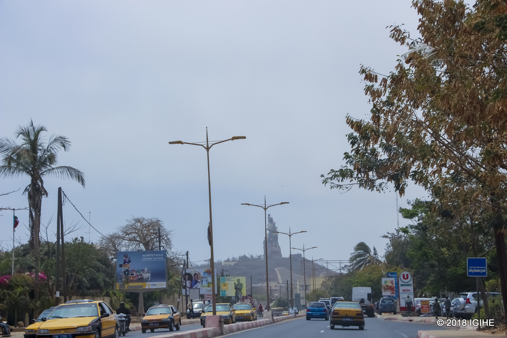 The road that leads to the "Monument de la Renaissance Africaine"