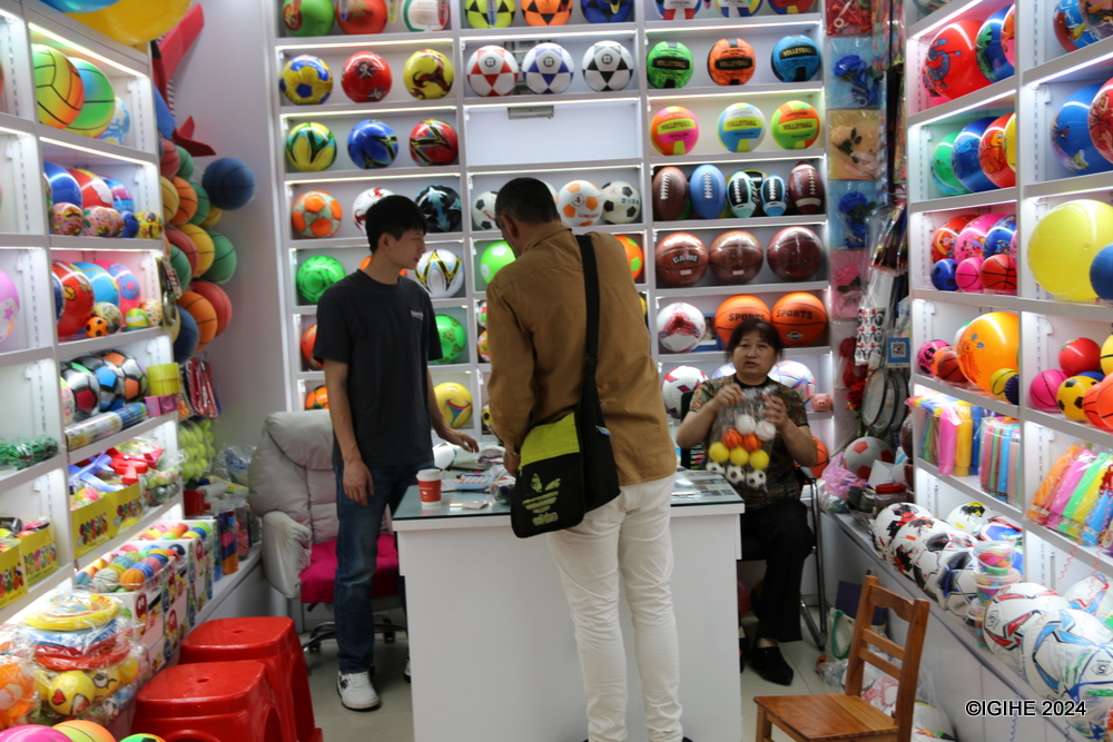 Established in 1982, Yiwu International Trade Market has evolved into a colossal hub for small commodities.