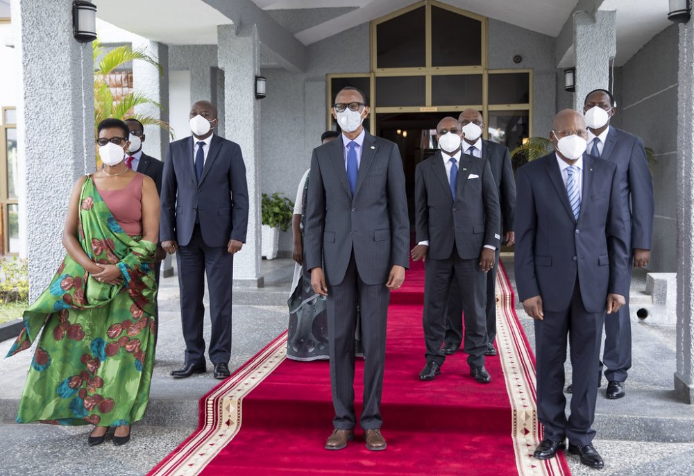 President Paul Kagame urged the new senators to work hard, bearing in mind that the country has challenges that require them to put the interests of the country at heart.
