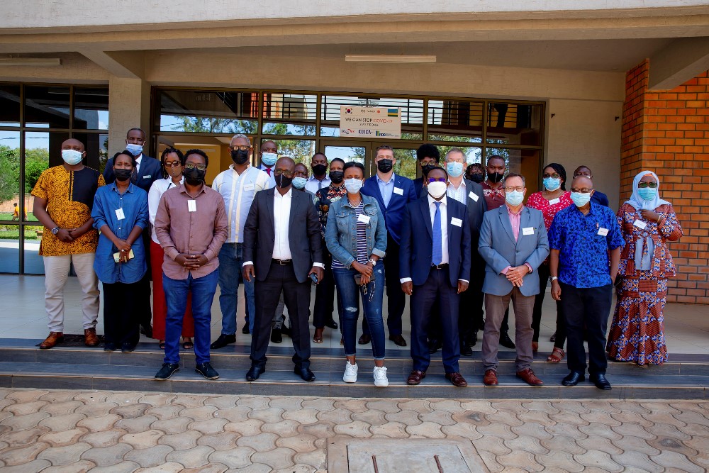 Participants of the training in a group photo.