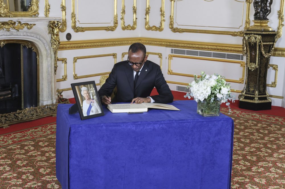 President Kagame signing the book of condolences ahead of funeral of Queen Elizabeth II. 