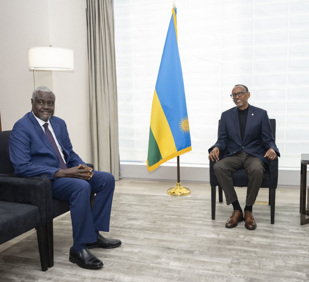 President Paul Kagame met with Moussa Faki Mahamat, Chairperson of the African Union Commission.