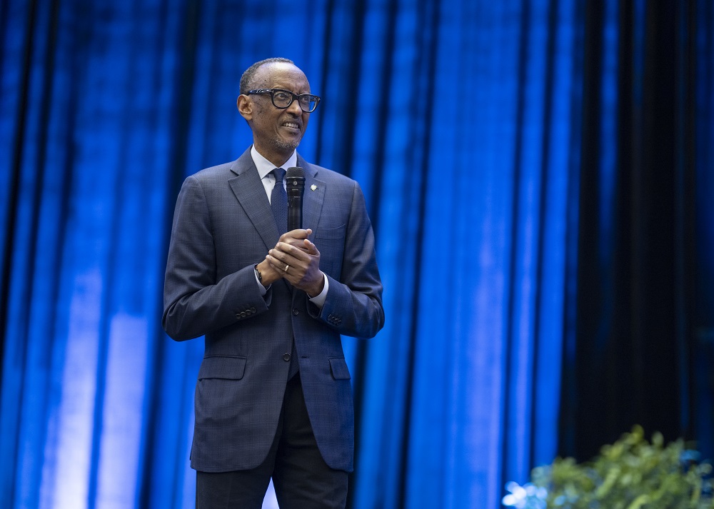 President Kagame has commended Museveni for contribution to 'Ntare School Rwanda'. 