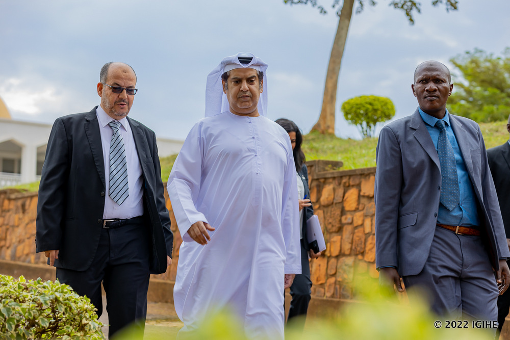 Amb. Alqahtani toured different facilities of the center. 