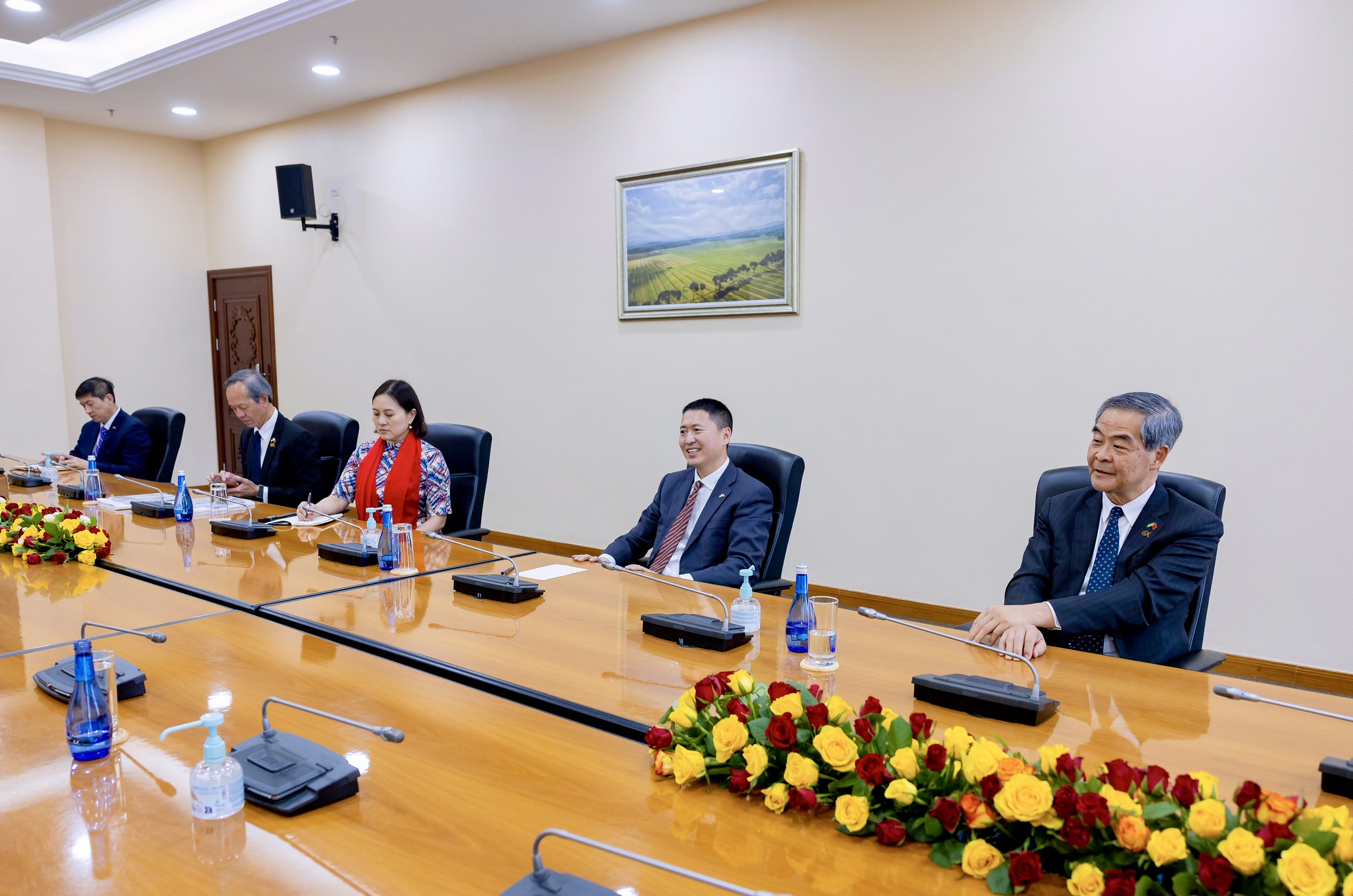 The delegation was led by Leung Chun-Ying (far right), Chairman of GX Foundation.