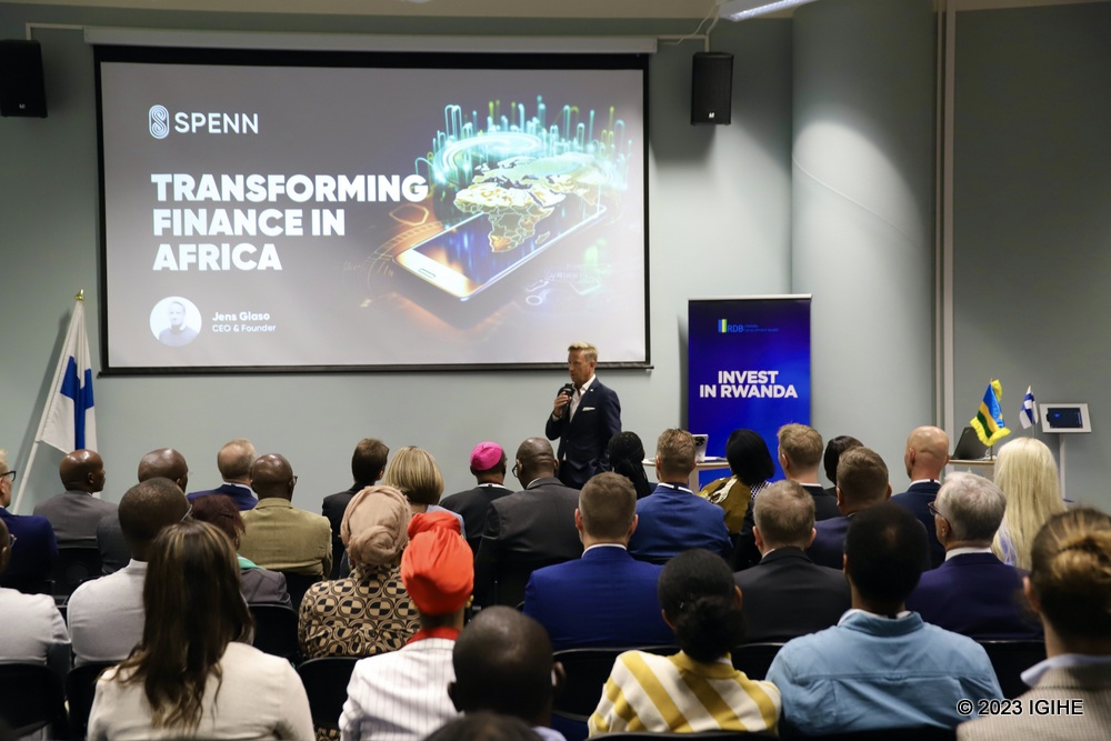The CEO of SPENN, Jens Glaso delivering a talk. 