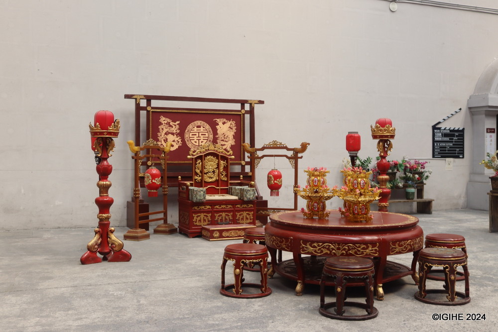 There are also designated places for royal characters' shootings.
