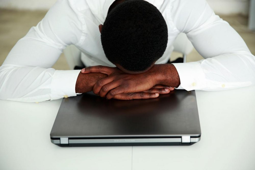 Going to bed and waking up at the same time daily can help prevent insomnia.