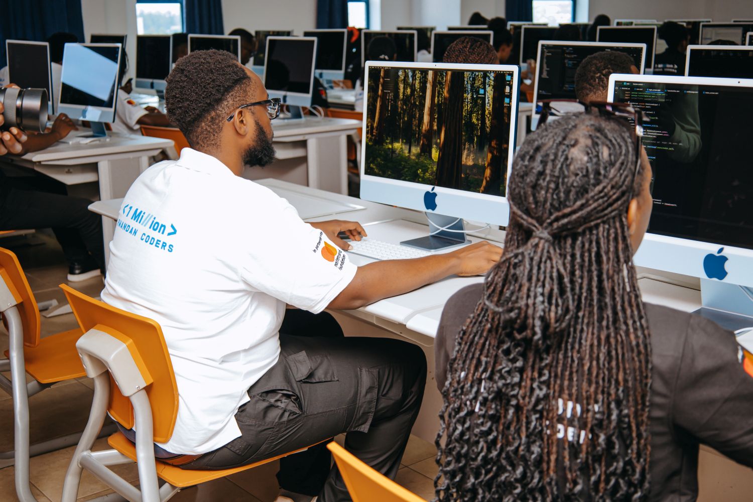 Students are trained in high-demand areas such as cybersecurity, mobile programming, cloud computing, data science, and UI/UX design. These practical skills are essential for thriving in a global digital economy.