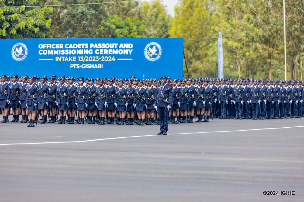 Among the 635 graduates, 527 were men and 108 women
