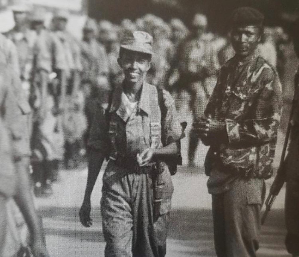 Women were among 600 RPA soldiers deployed at the parliamentary building.  