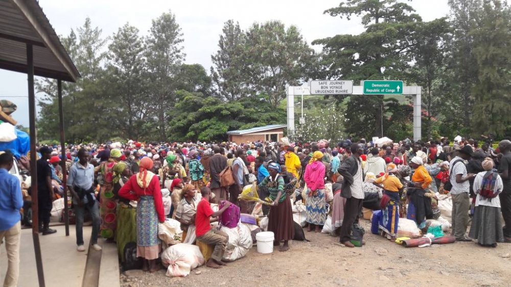 Burundian refugees crossed Bugarama boarder yesterday