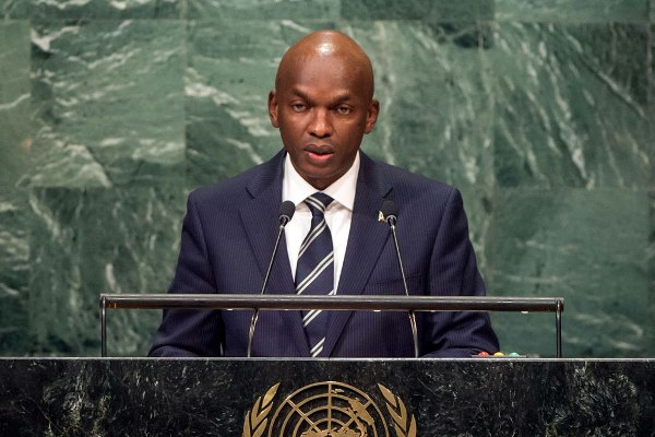Alain Aimé Nyamitwe, Minister of External Affairs and International Cooperation of Burundi, addresses the general debate of the seventy-first session of the General Assembly. 