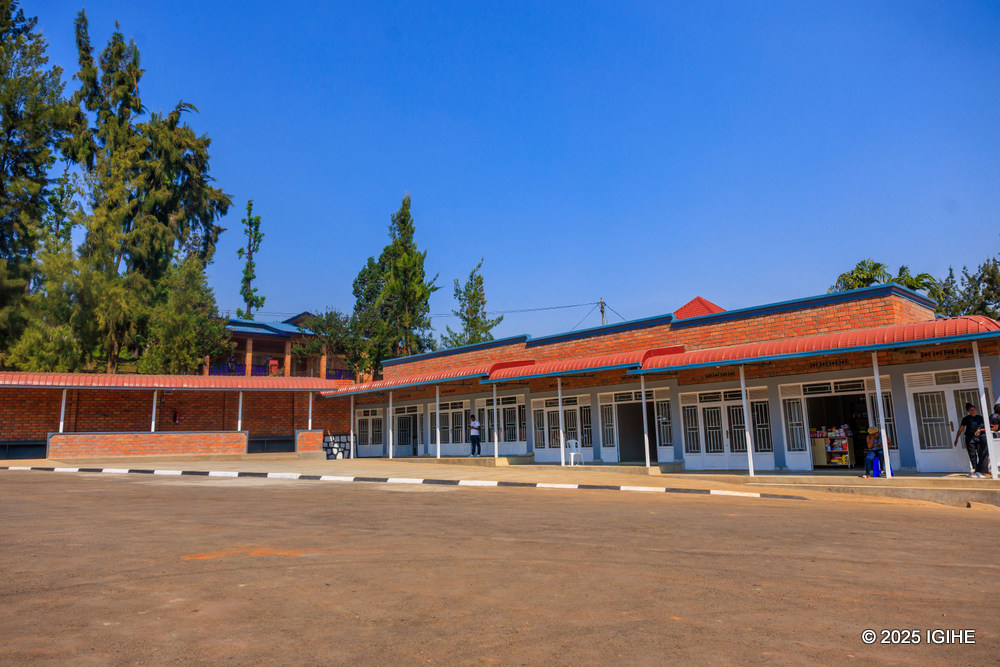 The Shyorongi bus station was built on land that used to be covered with bushes, which had become a hideout