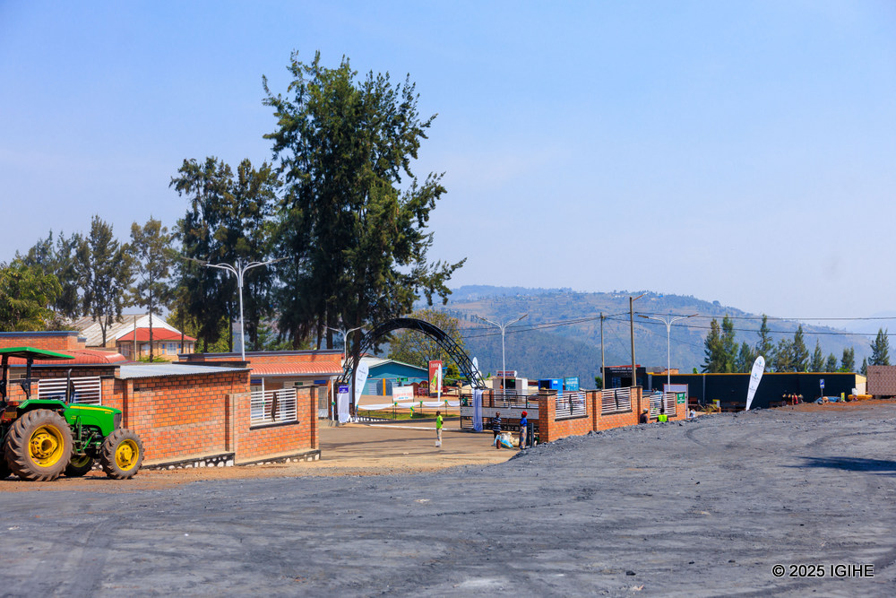 The buildings within the bus station have already begun hosting various commercial activities.