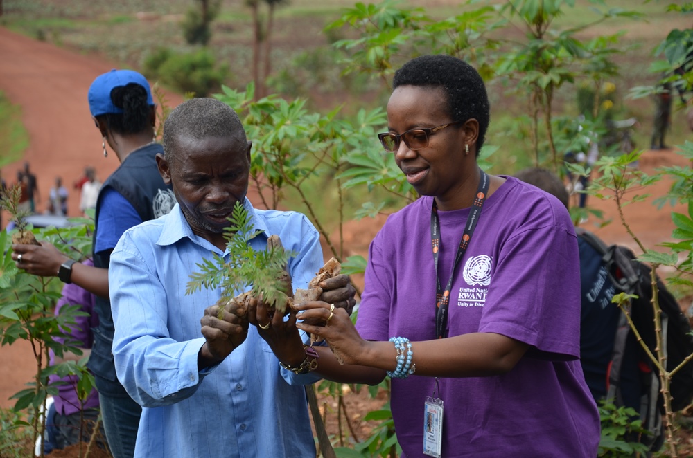 Dr. Agnes Ntibanyurwa from UNFPA was also present during the community work / Umuganda
