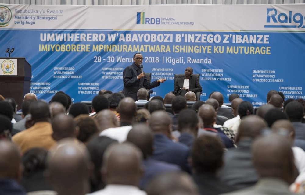 Kagame speaks to local leaders