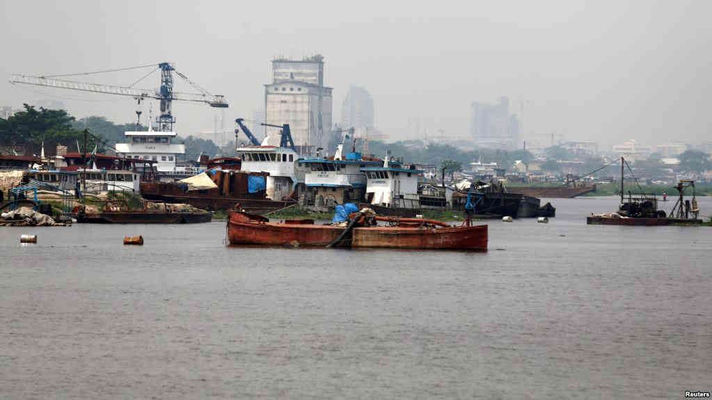 Fishing vessels are seen docked along the Congo River in the Democratic Republic of Congo's capital Kinshasa, Dec. 21, 2016. A current drought has left water levels in the Congo River at their lowest point in the past 100 years.