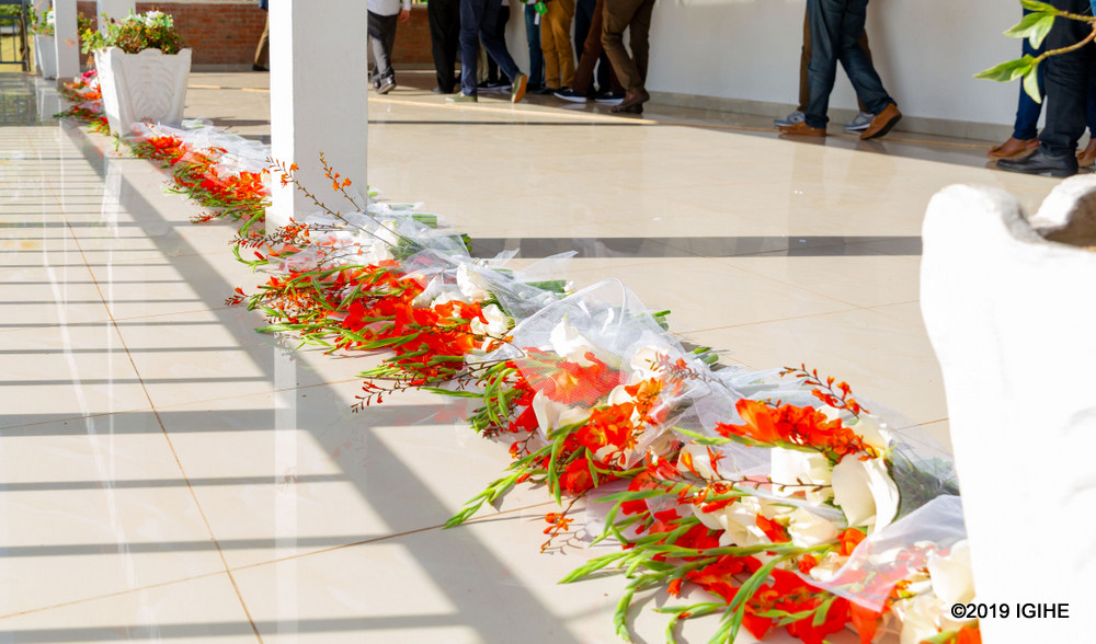 The event was preceded by laying wreaths at mass graves where 47,409 victims from neighboring sectors are laid to rest