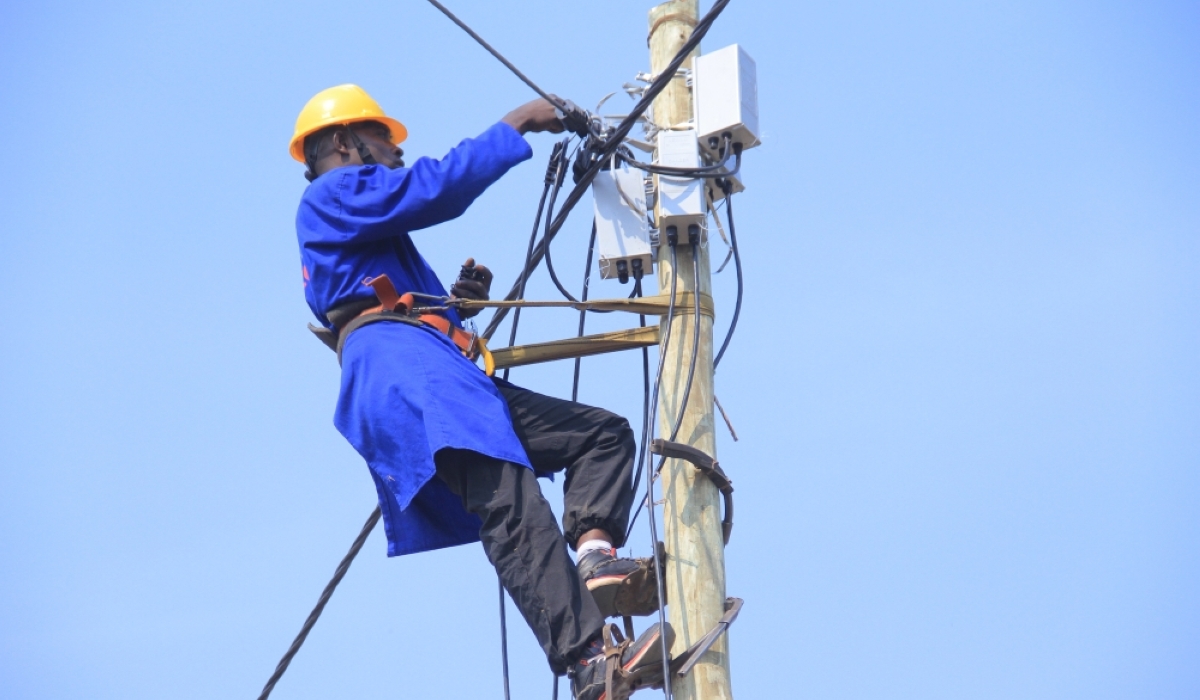 The Rwanda Energy Group Limited (REG) has announced a planned power outage on Saturday, November 15, 2025, affecting four districts as part of ongoing maintenance works on the Gabiro Substation and the Kibagabaga-Nyarutarama feeder.