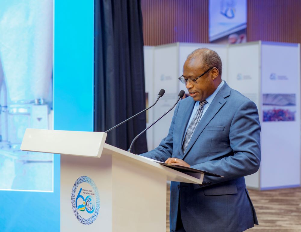 Dr. Uzziel Ndagijimana, Minister for Finance and Economic Planning has inaugurated a multimedia photo exhibition depicting Rwanda’s development story. 