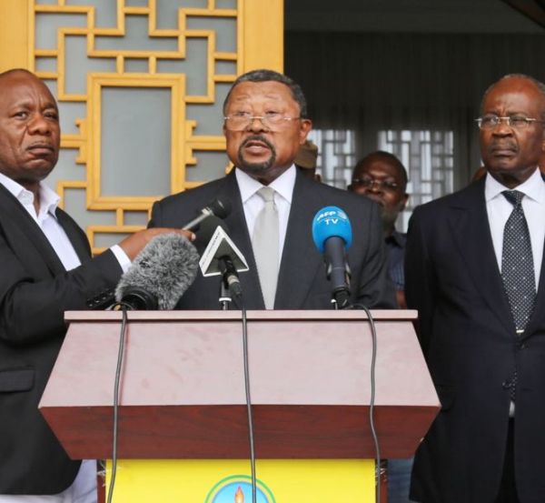 Gabonese opposition leader Jean Ping (c) at a press conference in the capital Libreville
