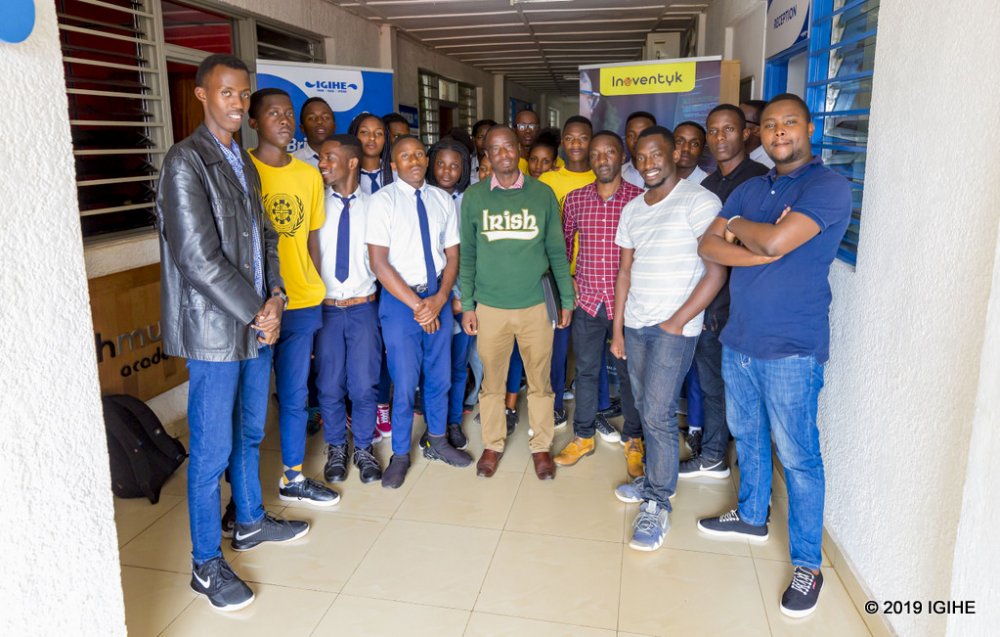 The CEO of Inoventyk, Paterne Nsengiyumva has told IGIHE that the session was meant to share expertise with students and tip them on areas of priority. 