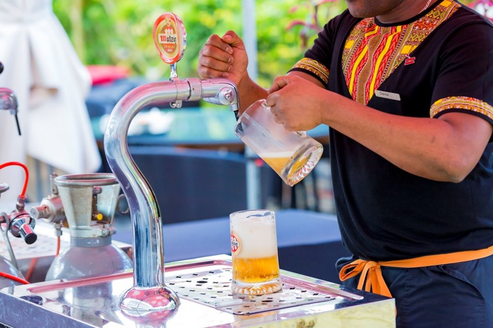 Participants are given different types of meat, food, and drinks like Mützig draught on a 50 % discount.