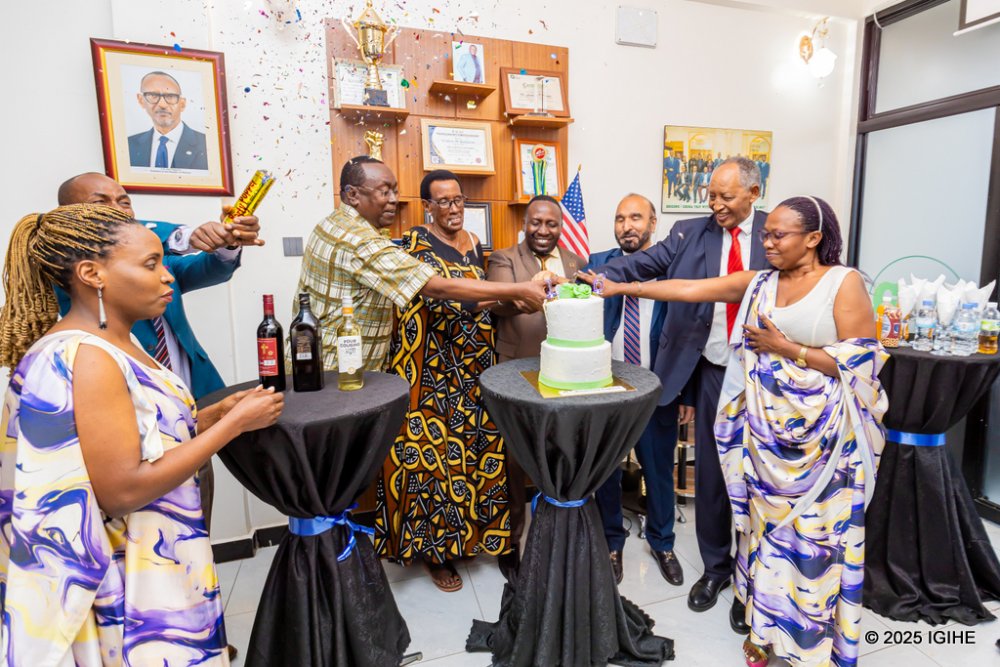 The inauguration coincided with the company’s celebration of 16 years of offering natural health services, including nutritional supplements.