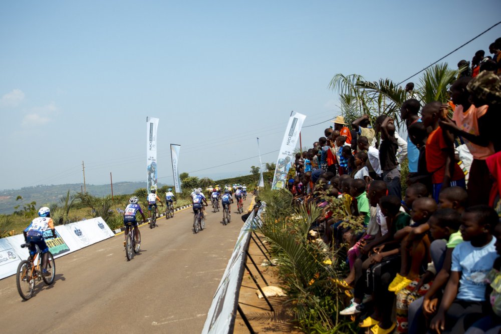 The celebration featured cycling races in different age categories: 11, 13, 15, 17, and 19-year-olds. 