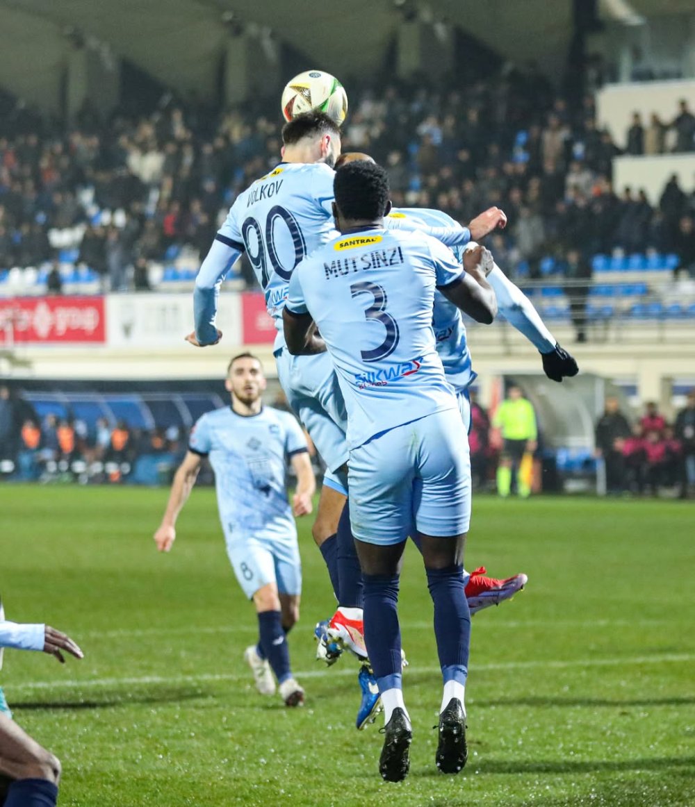 Rwandan defender Ange Mutsinzi features for Zira FK.