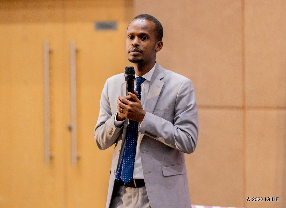 The Executive Director of CMA, Eric Bundugu stressed the relevance of instilling the culture of saving among the youth.