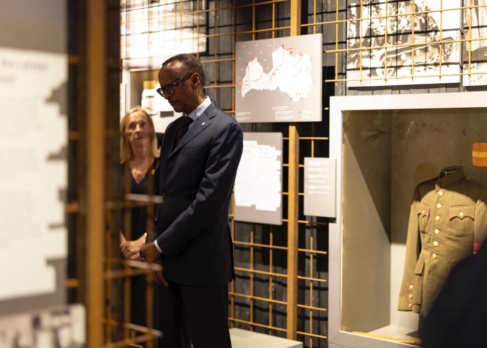 President Kagame began the visit with a tour to the country's Occupation Museum.