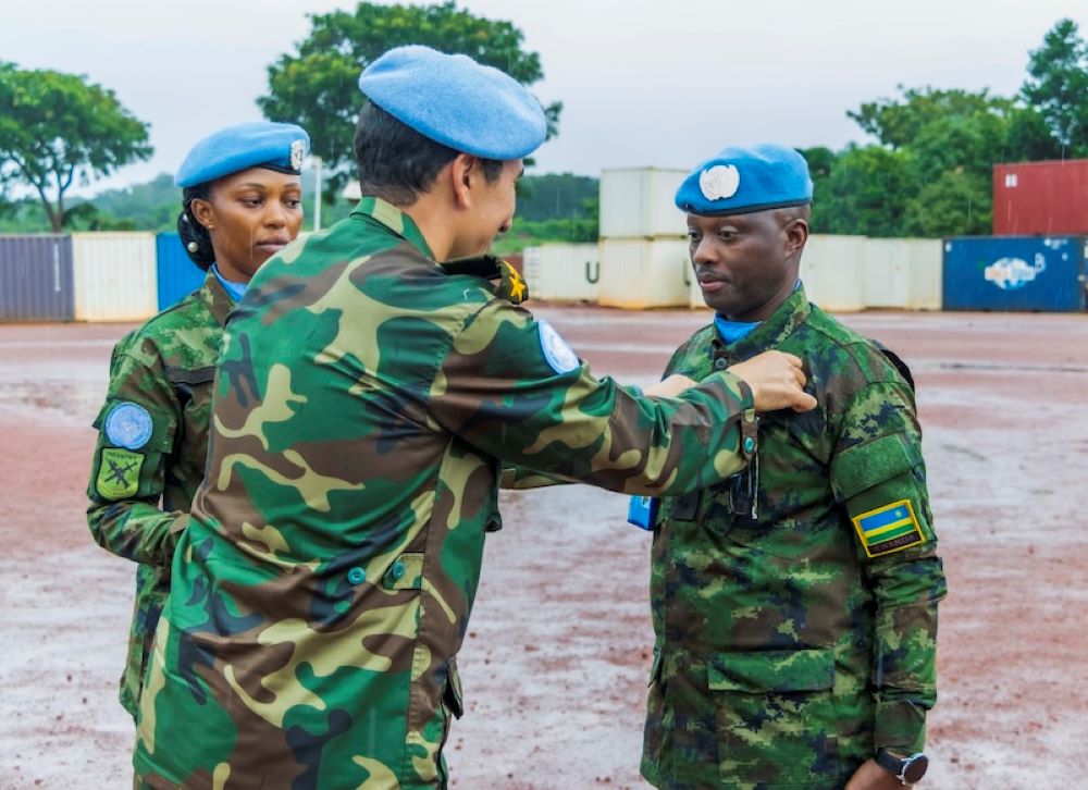 Rwandan peacekeepers (RWABAT-2) under the United Nations Multidimensional Integrated Stabilization Mission in the Central African Republic (MINUSCA) were on Tuesday, August 12, awarded UN medals for their contribution to peace and stability in the Central African Republic.